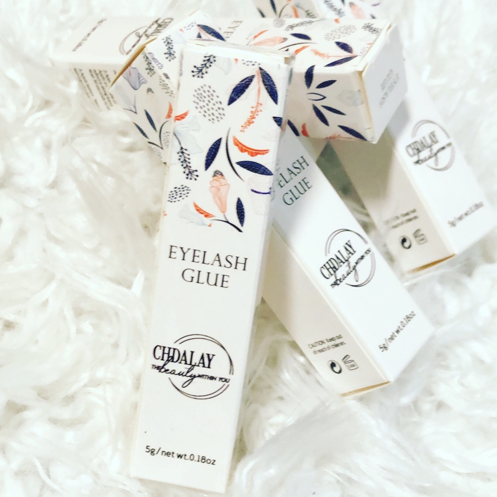 Eyelashes glue